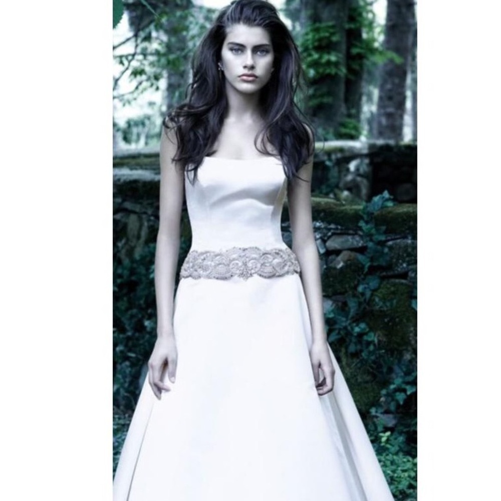 ๐2x Host Pick!๐ Lazaro silk wedding gown LZ3761 w/beaded sash belt - Picture 11 of 16